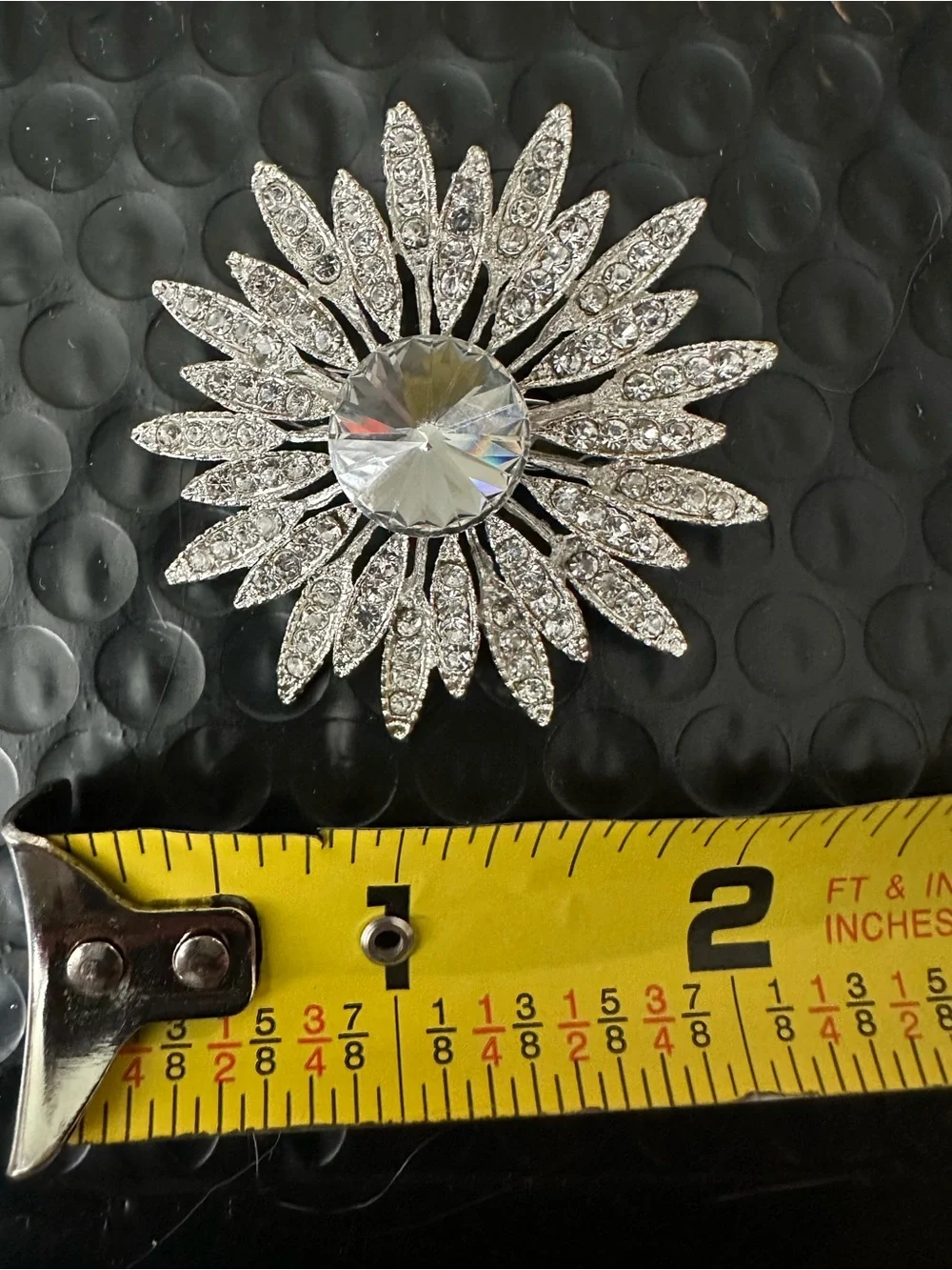 💎 Silver Tone Crystal Sunburst Flower Statement Brooch Pin Sparkly 2.25”